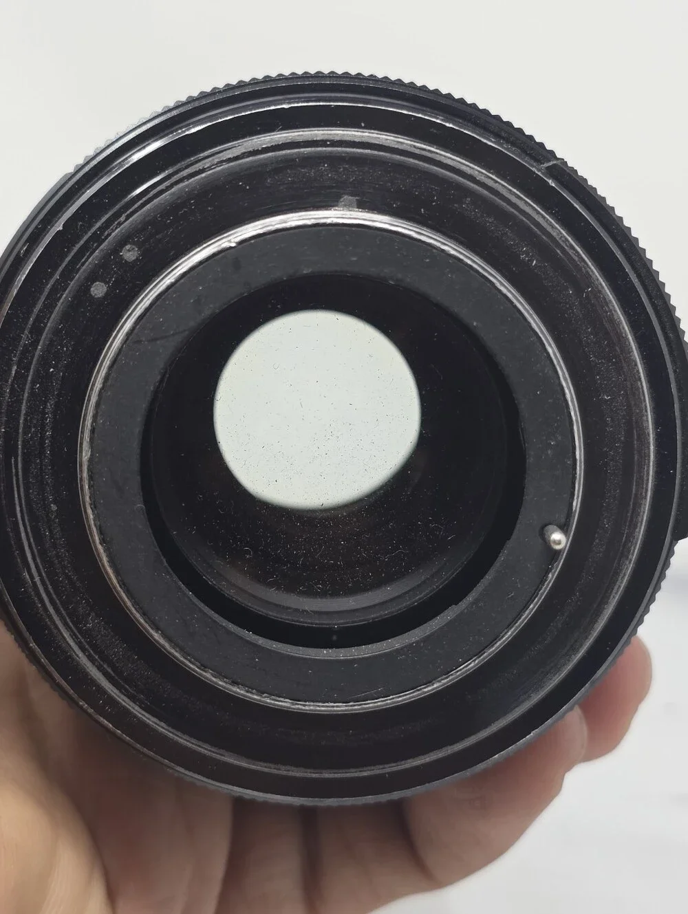 VIVITAR (by KIRON) AUTO ZOOM 85-205mm 1:3.8. M42 mount lens. Comes w/ case, cap.